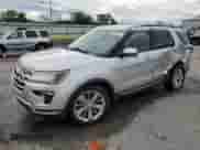 2019 Ford Explorer Limited z VIN 1FM5K7F86KGA64023, wystawiony jako Copart lot #82160555 z przebiegiem 114 657 mil mil oraz Szkoda całkowita • Salvage title. Historia ofert i sprzedaży dostępna na DreamBid. Obrazek 1.