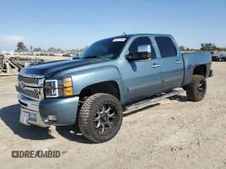 2012 Chevrolet Silverado 1500 LS z VIN 3GCPCREA1CG224955, wystawiony jako Copart lot #68713195 z przebiegiem 105 680 mil mil oraz Szkoda całkowita • Salvage title. Historia ofert i sprzedaży dostępna na DreamBid. Obrazek 1.