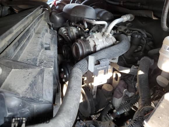 2007 Chevrolet Silverado 1500 Work Truck with VIN 1GCEC14X87Z647892, listed as a Copart auction lot 68343705 with 97,950 mi miles and Salvage title. Bid and sale history available at DreamBid. Image 11.