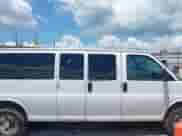 2013 Chevrolet Express Passenger LT с VIN 1GAZG1FG2D1172293, выставлен на аукционе IAAI как лот 42207624 с пробегом 250 537 миль миль и . История ставок и продаж доступна на DreamBid. Изображение 13.