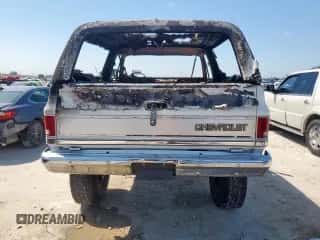1982 Chevrolet Blazer K10 Utility HT z VIN 1G8EK18H7CF116713, wystawiony jako Copart lot #54121765 z przebiegiem Nie podano mil oraz Szkoda całkowita • Salvage title. Historia ofert i sprzedaży dostępna na DreamBid. Obrazek 6.