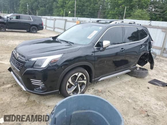 2024 Subaru Forester Touring z VIN JF2SKAMC3RH404102, wystawiony jako Copart lot #66607975 z przebiegiem 9 418 mil mil oraz Szkoda całkowita • Salvage title. Historia ofert i sprzedaży dostępna na DreamBid. Obrazek 1.