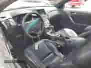 2013 Hyundai Genesis Coupe R-Spec z VIN KMHHU6KJ2DU103155, wystawiony jako Copart lot #57140335 z przebiegiem 117 760 mil mil oraz Szkoda całkowita • Salvage title. Historia ofert i sprzedaży dostępna na DreamBid. Obrazek 8.