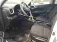 2022 Hyundai Venue SE z VIN KMHRB8A35NU133065, wystawiony jako Copart lot #58865205 z przebiegiem 87 083 mil mil oraz Szkoda całkowita • Salvage title. Historia ofert i sprzedaży dostępna na DreamBid. Obrazek 7.