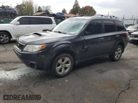 2012 Subaru Forester XT Touring z VIN JF2SHGGC3CH470220, wystawiony jako Copart lot #85005685 z przebiegiem 156 995 mil mil oraz Szkoda całkowita • Salvage title. Historia ofert i sprzedaży dostępna na DreamBid. Obrazek 1.