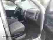 2013 Ram 1500 Express z VIN 1C6RR6FT3DS550361, wystawiony jako IAAI lot #42746546 z przebiegiem 152 760 mil mil oraz . Historia ofert i sprzedaży dostępna na DreamBid. Obrazek 5.