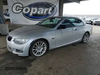 2012 BMW 3 Series 328i с VIN WBADW7C54CE728957, выставлен на аукционе Copart как лот 84929465 с пробегом 145 880 миль миль и Чистый • Clean title. История ставок и продаж доступна на DreamBid. Изображение 1.