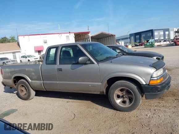 2002 Chevrolet S-10 LS с VIN 1GCCS19WX28127699, выставлен на аукционе IAAI как лот 42155788 с пробегом 334 683 миль миль и . История ставок и продаж доступна на DreamBid. Изображение 13.