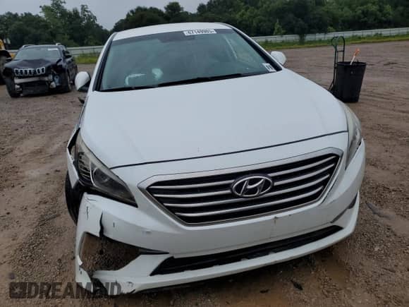2015 Hyundai Sonata SE with VIN 5NPE24AF6FH241230, listed as a Copart auction lot 67149985 with Not provided miles and Clean title. Bid and sale history available at DreamBid. Image 5.