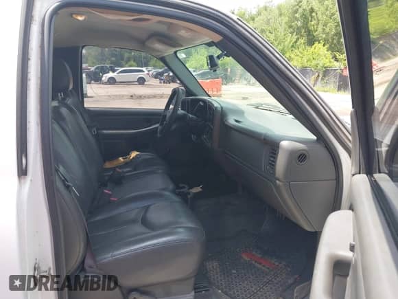 2004 GMC Sierra 1500 Work Truck with VIN 1GTEC14X64Z303814, listed as a IAAI auction lot 42565339 with 110,796 mi miles and . Bid and sale history available at DreamBid. Image 5.