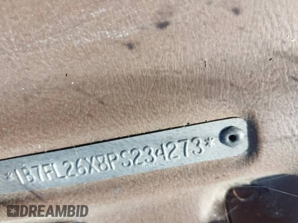 1993 Dodge Dakota S с VIN 1B7FL26X8PS234273, выставлен на аукционе IAAI как лот 41874966 с пробегом 195 048 миль миль и . История ставок и продаж доступна на DreamBid. Изображение 9.