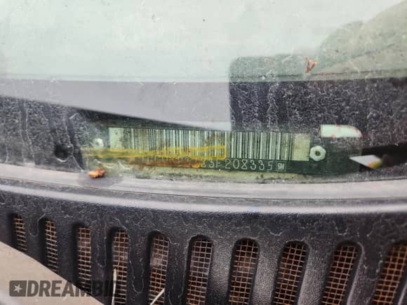 2003 Chevrolet Silverado 2500HD LS с VIN 1GCHK23183F208335, выставлен на аукционе Copart как лот 80215095 с пробегом 304 088 миль миль и Чистый • Clean title. История ставок и продаж доступна на DreamBid. Изображение 12.