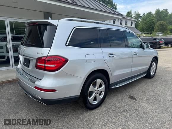 2017 Mercedes-Benz GLS 450 z VIN 4JGDF6EE6HA746672, wystawiony jako Copart lot #63854425 z przebiegiem 136 953 mil mil oraz Czysty tytuł • Clean title. Historia ofert i sprzedaży dostępna na DreamBid. Obrazek 4.