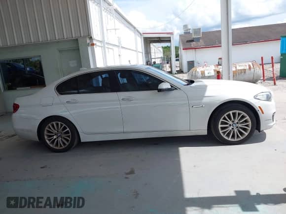 2015 BMW 5 Series 528i with VIN WBA5A5C5XFD521247, listed as a IAAI auction lot 43271940 with 126,099 mi miles and . Bid and sale history available at DreamBid. Image 13.