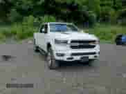 2020 Ram 1500 Laramie z VIN 1C6SRFRT7LN288368, wystawiony jako Copart lot #65631625 z przebiegiem 66 269 mil mil oraz Szkoda całkowita • Salvage title. Historia ofert i sprzedaży dostępna na DreamBid. Obrazek 13.