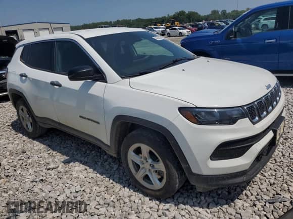 2023 Jeep Compass Sport with VIN 3C4NJDAN2PT528592, listed as a Copart auction lot 64280364 with 21,758 mi miles and Salvage title. Bid and sale history available at DreamBid. Image 4.