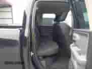 2019 Ram 1500 Warlock z VIN 1C6RR7GG3KS671301, wystawiony jako IAAI lot #42421023 z przebiegiem 53 370 mil mil oraz . Historia ofert i sprzedaży dostępna na DreamBid. Obrazek 8.