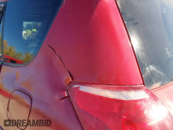 2007 Toyota RAV4 Sport с VIN JTMBD32V476046798, выставлен на аукционе IAAI как лот 43396263 с пробегом 175 294 миль миль и . История ставок и продаж доступна на DreamBid. Изображение 13.