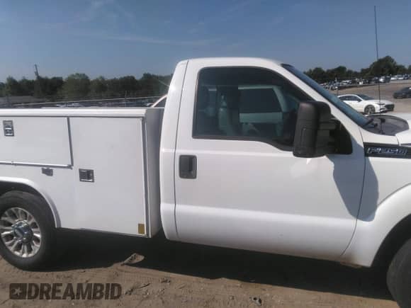 2011 Ford F-250 XL с VIN 1FDBF2A66BEC75492, выставлен на аукционе IAAI как лот 42616786 с пробегом 117 474 миль миль и . История ставок и продаж доступна на DreamBid. Изображение 13.