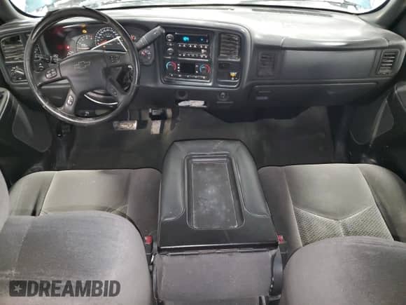2006 Chevrolet Silverado 2500HD LT2 с VIN 1GCHK29D36E288414, выставлен на аукционе Copart как лот 44944195 с пробегом 122 258 миль миль и Списание • Salvage title. История ставок и продаж доступна на DreamBid. Изображение 8.