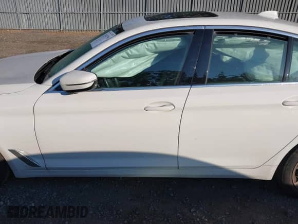 2021 BMW 5 Series 540i xDrive with VIN WBA73BJ09MWX25421, listed as a IAAI auction lot 43141798 with 44,389 mi miles and . Bid and sale history available at DreamBid. Image 14.