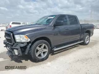 2018 Ram 1500 Express z VIN 1C6RR7KG1JS258072, wystawiony jako Copart lot #53433775 z przebiegiem 122 000 mil mil oraz Szkoda całkowita • Salvage title. Historia ofert i sprzedaży dostępna na DreamBid. Obrazek 1.