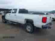 2017 Chevrolet Silverado 2500HD Work Truck z VIN 1GC1KUEY5HF235460, wystawiony jako IAAI lot #42482697 z przebiegiem Nie podano mil oraz . Historia ofert i sprzedaży dostępna na DreamBid. Obrazek 3.