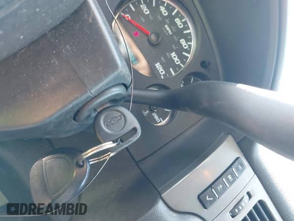 2008 Chevrolet Suburban LTZ z VIN 3GNFK16368G133548, wystawiony jako IAAI lot #42639899 z przebiegiem 306 327 mil mil oraz . Historia ofert i sprzedaży dostępna na DreamBid. Obrazek 11.