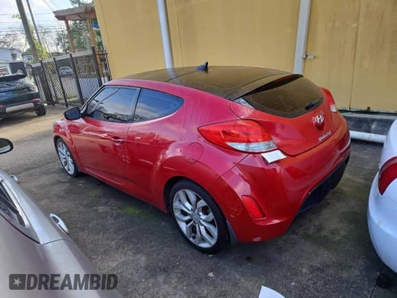 2015 Hyundai Veloster z VIN KMHTC6AD0FU238274, wystawiony jako Copart lot #82464584 z przebiegiem 14 312 mil mil oraz Czysty tytuł • Clean title. Historia ofert i sprzedaży dostępna na DreamBid. Obrazek 3.