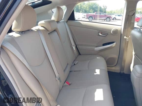 2015 Toyota Prius Four z VIN JTDKN3DU8F0395644, wystawiony jako IAAI lot #43007198 z przebiegiem 151 255 mil mil oraz . Historia ofert i sprzedaży dostępna na DreamBid. Obrazek 8.