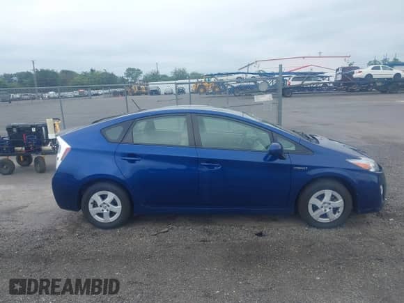 2011 Toyota Prius III with VIN JTDKN3DU5B0300161, listed as a IAAI auction lot 42993112 with 190,603 mi miles and . Bid and sale history available at DreamBid. Image 13.