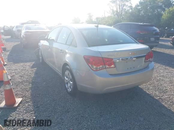 2014 Chevrolet Cruze LS с VIN 1G1PA5SH9E7429530, выставлен на аукционе IAAI как лот 43163104 с пробегом 83 618 миль миль и . История ставок и продаж доступна на DreamBid. Изображение 3.