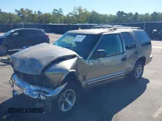 2001 Chevrolet Blazer LT с VIN 1GNCS13W112132307, выставлен на аукционе IAAI как лот 43461551 с пробегом 233 455 миль миль и . История ставок и продаж доступна на DreamBid. Изображение 2.