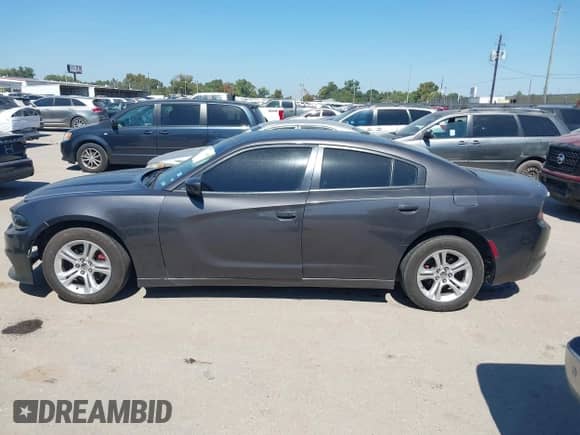 2019 Dodge Charger SXT z VIN 2C3CDXBG3KH711344, wystawiony jako IAAI lot #43465326 z przebiegiem 95 186 mil mil oraz . Historia ofert i sprzedaży dostępna na DreamBid. Obrazek 14.