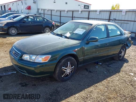 2000 Toyota Camry LE с VIN 4T1BF22K9YU954344, выставлен на аукционе IAAI как лот 43442240 с пробегом 124 864 миль миль и . История ставок и продаж доступна на DreamBid. Изображение 2.