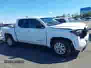 2024 Toyota Tacoma TRD Off Road с VIN 3TMLB5JN5RM057125, выставлен на аукционе IAAI как лот 43274488 с пробегом 22 542 миль миль и . История ставок и продаж доступна на DreamBid. Изображение 13.