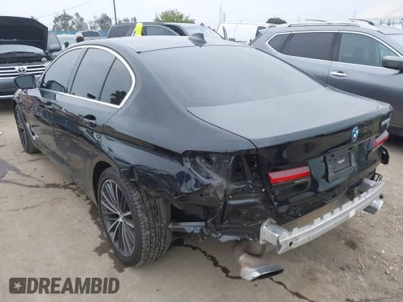 2023 BMW 5 Series 530e с VIN WBA13AG03PCM05556, выставлен на аукционе IAAI как лот 42110818 с пробегом 30 197 миль миль и . История ставок и продаж доступна на DreamBid. Изображение 3.