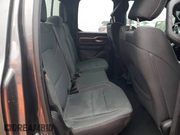 2022 Ram 1500 Big Horn z VIN 1C6RREBG3NN197137, wystawiony jako Copart lot #57769235 z przebiegiem 49 488 mil mil oraz Szkoda całkowita • Salvage title. Historia ofert i sprzedaży dostępna na DreamBid. Obrazek 10.