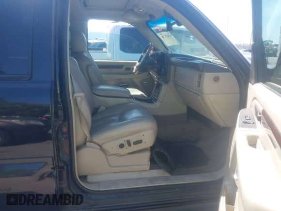 2004 Cadillac Escalade ESV Platinum Edition with VIN 3GYFK66N64G103607, listed as a IAAI auction lot 42607258 with 180,727 mi miles and . Bid and sale history available at DreamBid. Image 5.