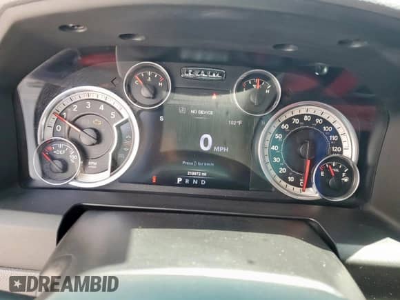 2016 Ram 1500 Big Horn z VIN 1C6RR6LM9GS174797, wystawiony jako Copart lot #57069465 z przebiegiem 218 972 mil mil oraz Czysty tytuł • Clean title. Historia ofert i sprzedaży dostępna na DreamBid. Obrazek 9.