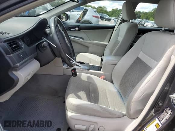 2013 Toyota Camry LE z VIN 4T1BD1FK0DU080437, wystawiony jako Copart lot #71326805 z przebiegiem 214 631 mil mil oraz Szkoda całkowita • Salvage title. Historia ofert i sprzedaży dostępna na DreamBid. Obrazek 7.