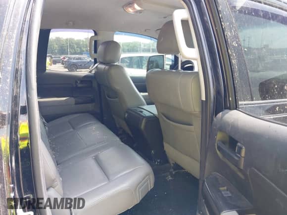 2012 Toyota Tundra z VIN 5TFRY5F10CX117652, wystawiony jako IAAI lot #42617080 z przebiegiem 233 560 mil mil oraz . Historia ofert i sprzedaży dostępna na DreamBid. Obrazek 8.
