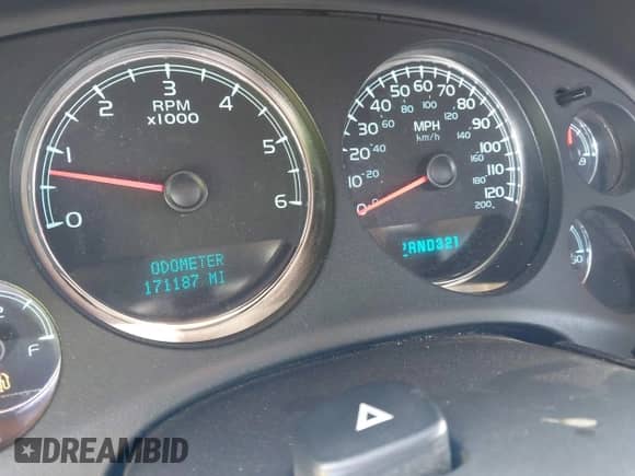 2008 GMC Sierra 1500 Work Truck with VIN 2GTEK133X81124918, listed as a IAAI auction lot 43109130 with 171,187 mi miles and . Bid and sale history available at DreamBid. Image 7.