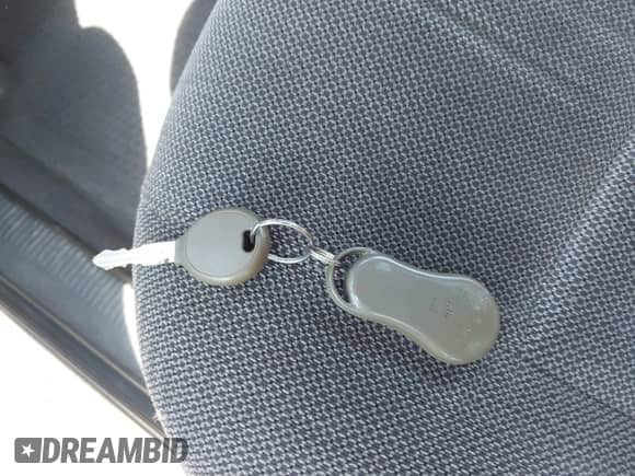 2001 Jeep Grand Cherokee Laredo with VIN 1J4GW48N11C646758, listed as a IAAI auction lot 42182082 with Not provided miles and . Bid and sale history available at DreamBid. Image 11.