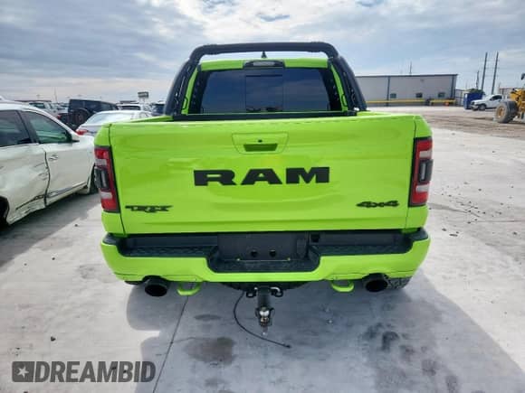 2023 Ram 1500 TRX z VIN 1C6SRFU94PN536609, wystawiony jako Copart lot #86865605 z przebiegiem 24 713 mil mil oraz Czysty tytuł • Clean title. Historia ofert i sprzedaży dostępna na DreamBid. Obrazek 6.