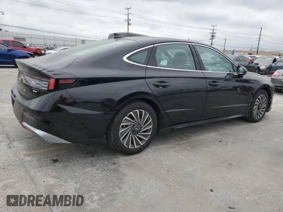 2024 Hyundai Sonata Limited с VIN KMHL54JJ2RA088310, выставлен на аукционе Copart как лот 82135535 с пробегом 9 132 миль миль и Списание • Salvage title. История ставок и продаж доступна на DreamBid. Изображение 3.