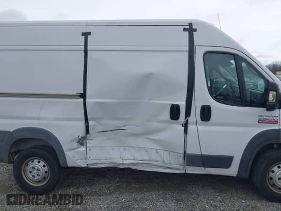 2018 Ram ProMaster Cargo z VIN 3C6TRVCG5JE138772, wystawiony jako IAAI lot #41544444 z przebiegiem 87 477 mil mil oraz . Historia ofert i sprzedaży dostępna na DreamBid. Obrazek 13.