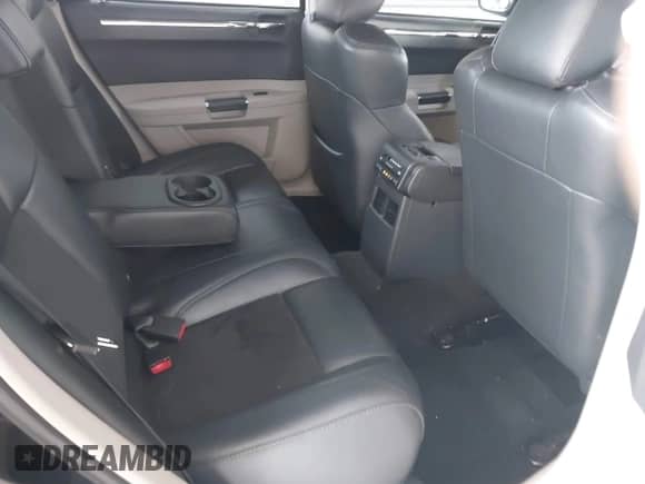 2006 Chrysler 300 C SRT-8 с VIN 2C3LA73W96H534951, выставлен на аукционе IAAI как лот 43338254 с пробегом 93 972 миль миль и . История ставок и продаж доступна на DreamBid. Изображение 8.