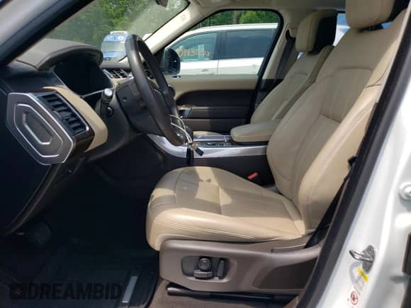 2019 Land Rover Range Rover Sport HSE z VIN SALWR2RV8KA814865, wystawiony jako Copart lot #71606215 z przebiegiem 45 795 mil mil oraz Szkoda całkowita • Salvage title. Historia ofert i sprzedaży dostępna na DreamBid. Obrazek 7.