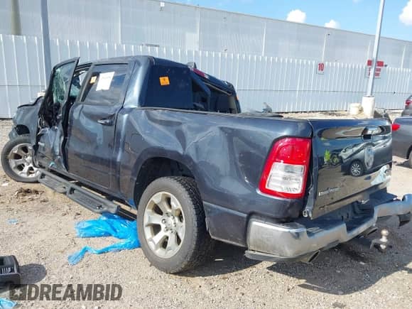 2019 Ram 1500 Big Horn z VIN 1C6SRFFT1KN767792, wystawiony jako IAAI lot #42924490 z przebiegiem Nie podano mil oraz . Historia ofert i sprzedaży dostępna na DreamBid. Obrazek 3.